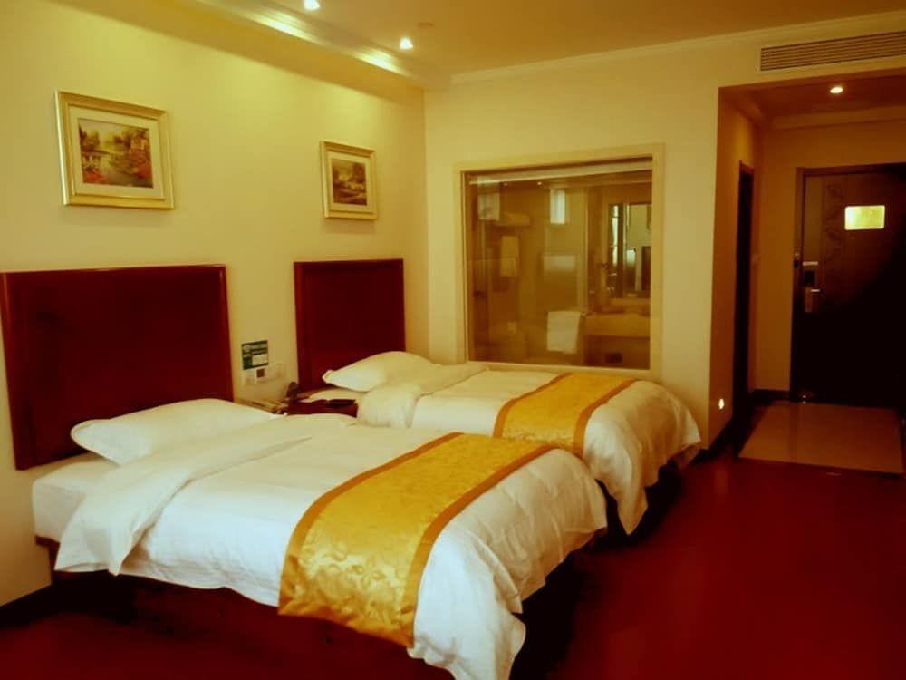Яньчэн: GreenTree Inn YanCheng XiangGang Road FuNing Passenger South Station Hotel