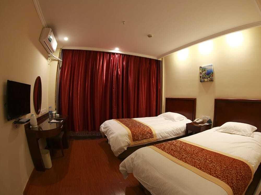 Хуайань: GreenTree Inn Huaian North Chengde Road Sakura Park Phoenix Palace Hot