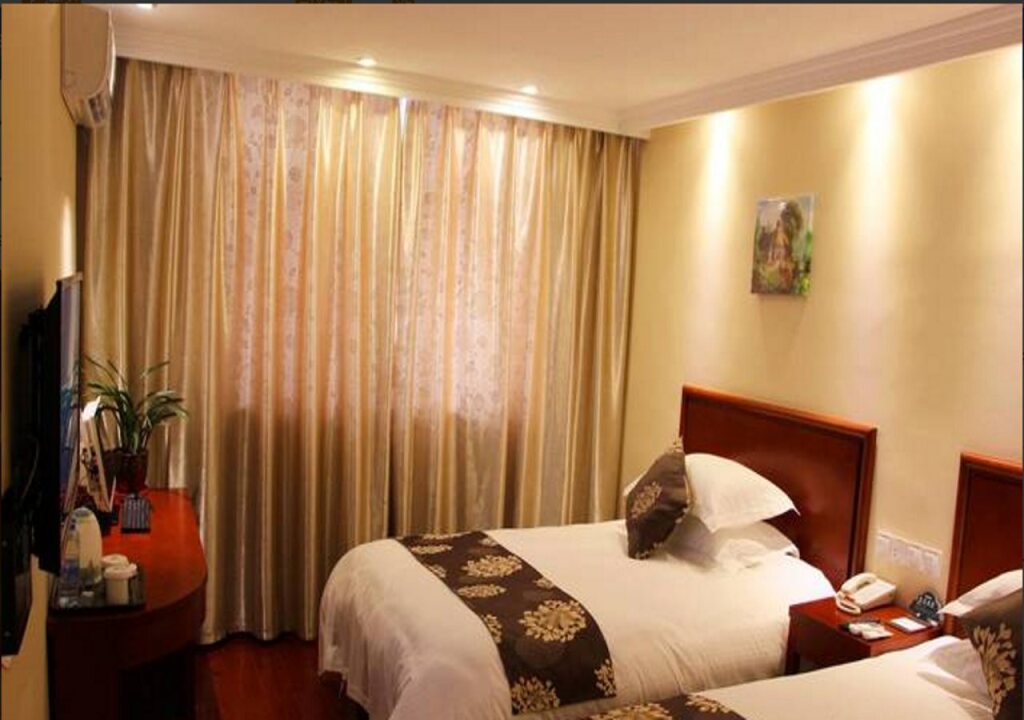 Хуайань: GreenTree Inn Huaian North Chengde Road Sakura Park Phoenix Palace Hot