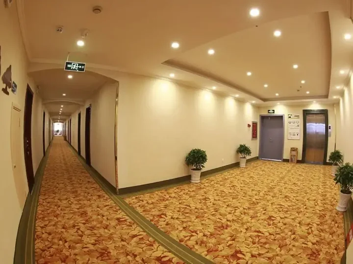 Хуайань: GreenTree Inn Huaian North Chengde Road Sakura Park Phoenix Palace Hot