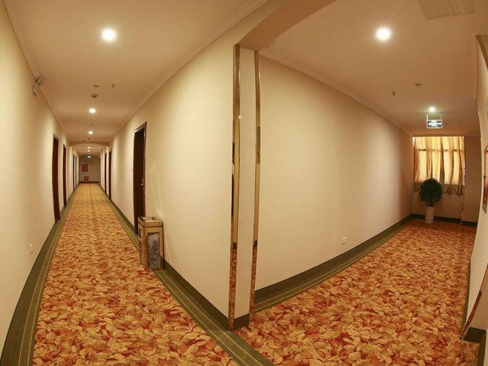 Хуайань: GreenTree Inn Huaian North Chengde Road Sakura Park Phoenix Palace Hot