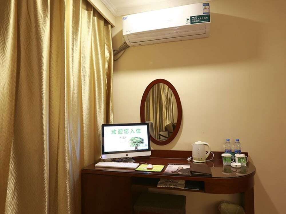 Хуайань: GreenTree Inn Huaian North Chengde Road Sakura Park Phoenix Palace Hot