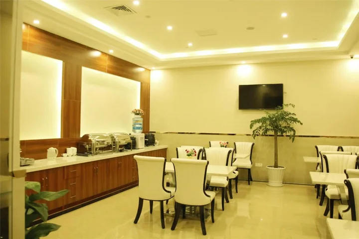 Чанчжоу: GreenTree Inn JiangSu ChangZhou South ChangWu Road West JingDe Road QianHuang Express Hotel