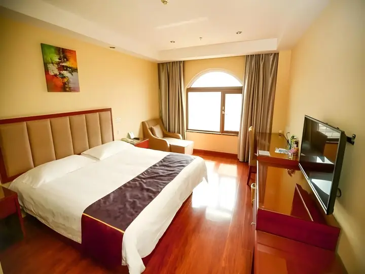 Циндао: GreenTree Inn Shandong Qingdao Wuyishan Road Jiashike Shopping center Business Hotel