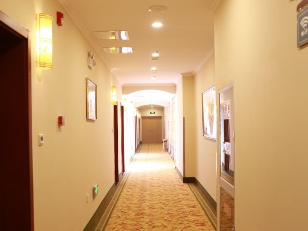 Суцянь: GreenTree Inn Suqian YiWu Business Center FuKang Avenue Express Hotel