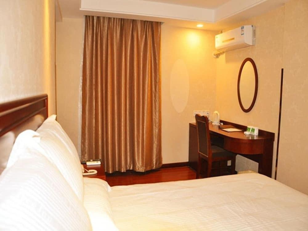 Тайчжоу: GreenTree Inn Taizhou Taixing East Guoqing Road RT Mart Business Hotel