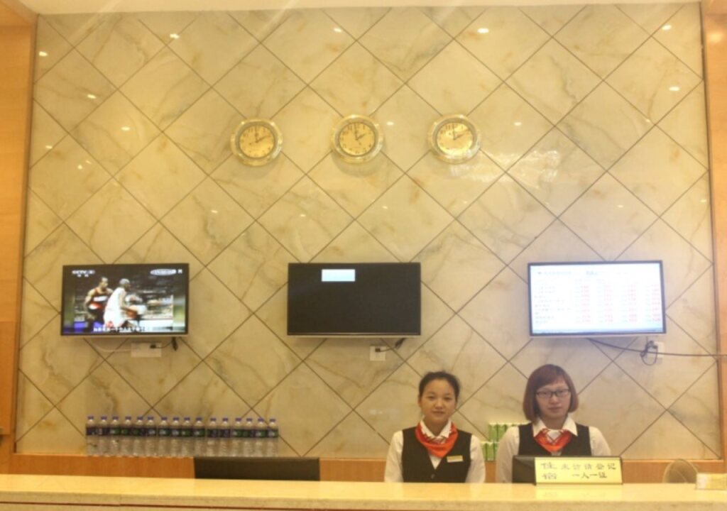 Greentree Inn Longhua Bus Station Shell Hotel — фото 2
