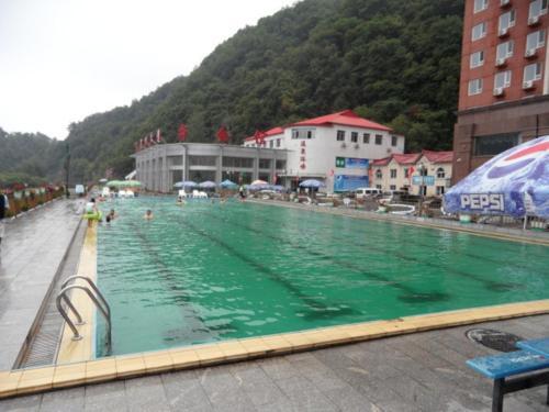 Байшань: Changbai Mountain International Hot Spring Holiday Village
