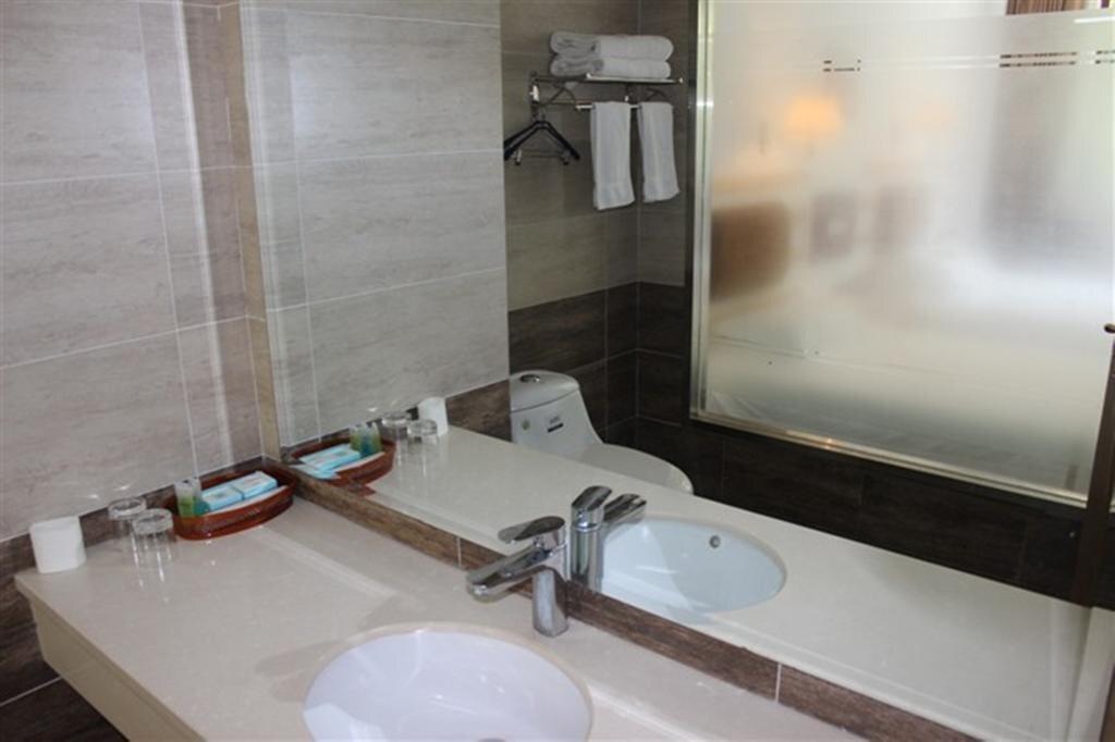 Байшань: Changbai Mountain Spring Holiday Hotel