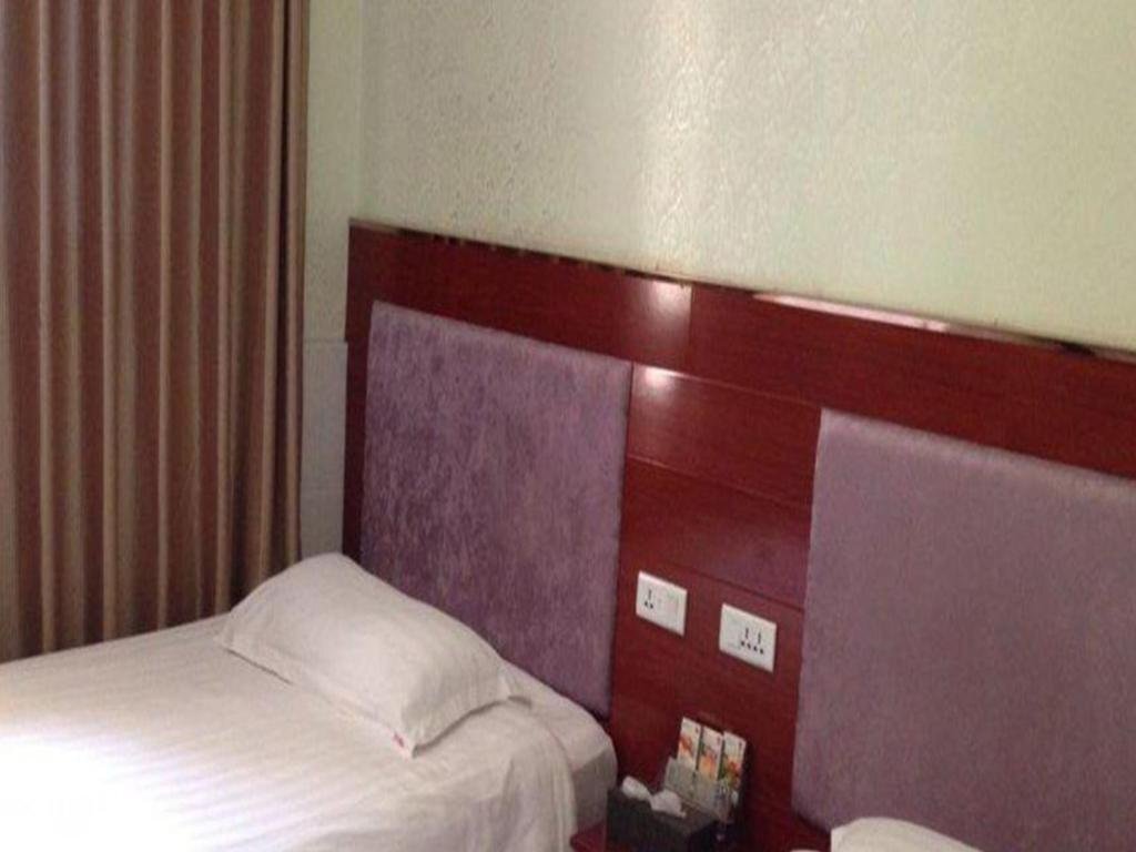 Гуангхан: Tianyue Business Hotel