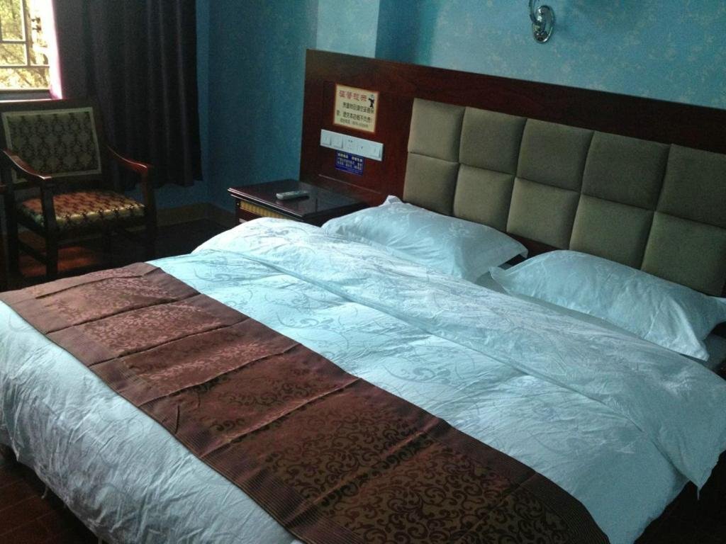Баошань: Baoshan Huarong Inn