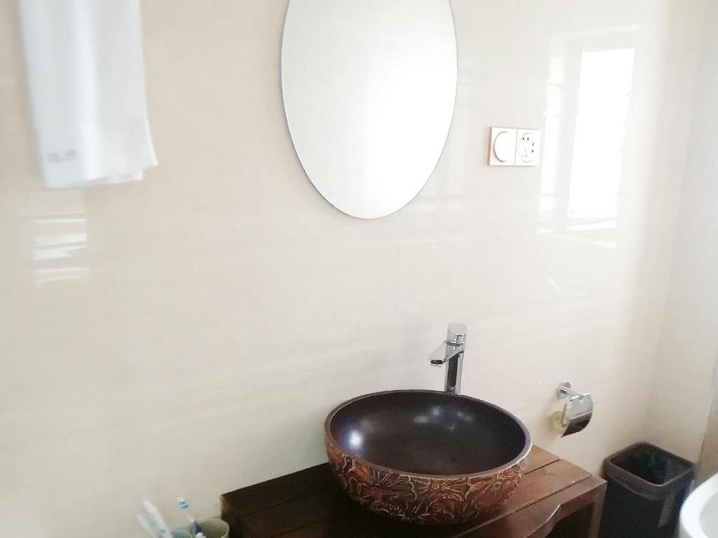 Шанграо: Wuyuan Youpin Yuanli Inn