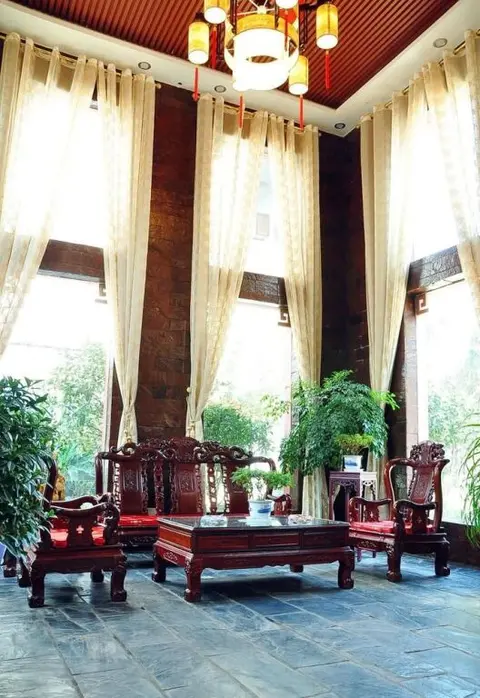 Джин-Чжоу: Jingzhou Yunlongshangfang Boutique Hotel