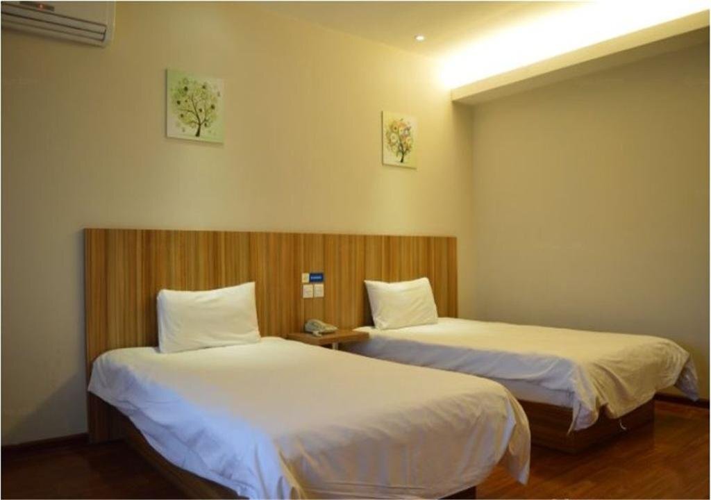 Цанчжоу: Eaka 365 Hotel Cangzhou Huanghelou Branch