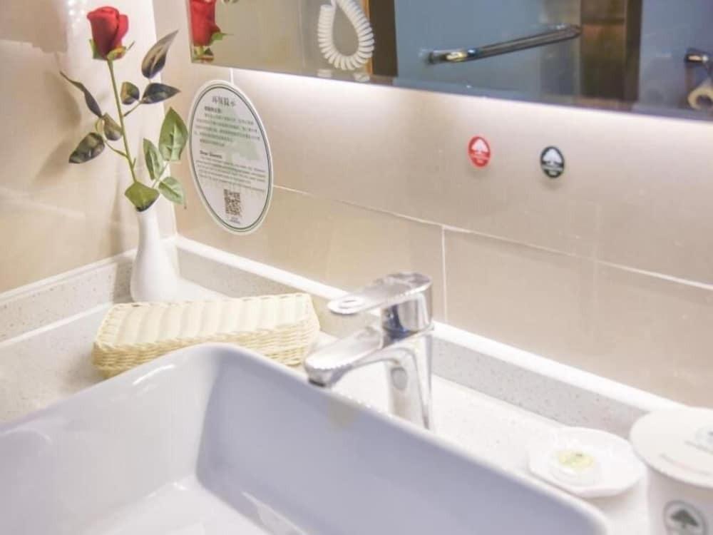 Кайфын: GreenTree Inn Kaifeng Jinming Plaza Business Hotel