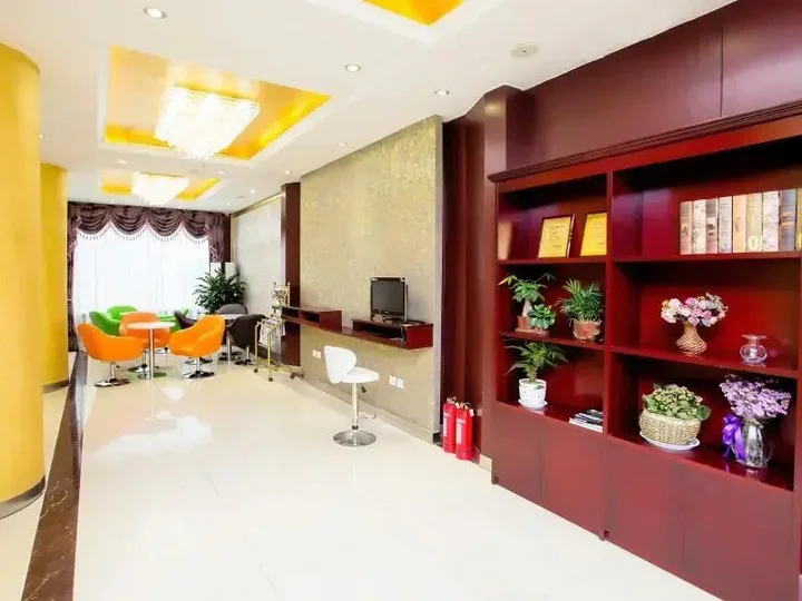 Чжэнчжоу: GreenTree Inn Henan Zhengzhou West Changjang Road Business Hotel