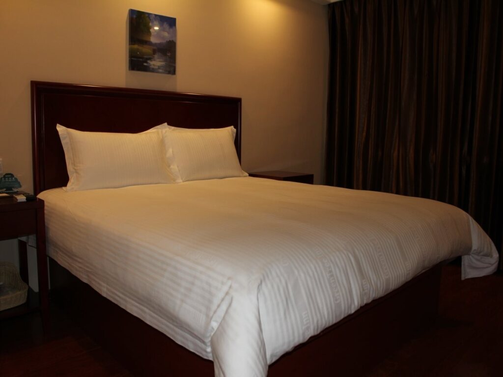 Далянь: Greentree Inn Liaoning Dalian Development Zone Jinma Road Pedestrian Street Express Hotel