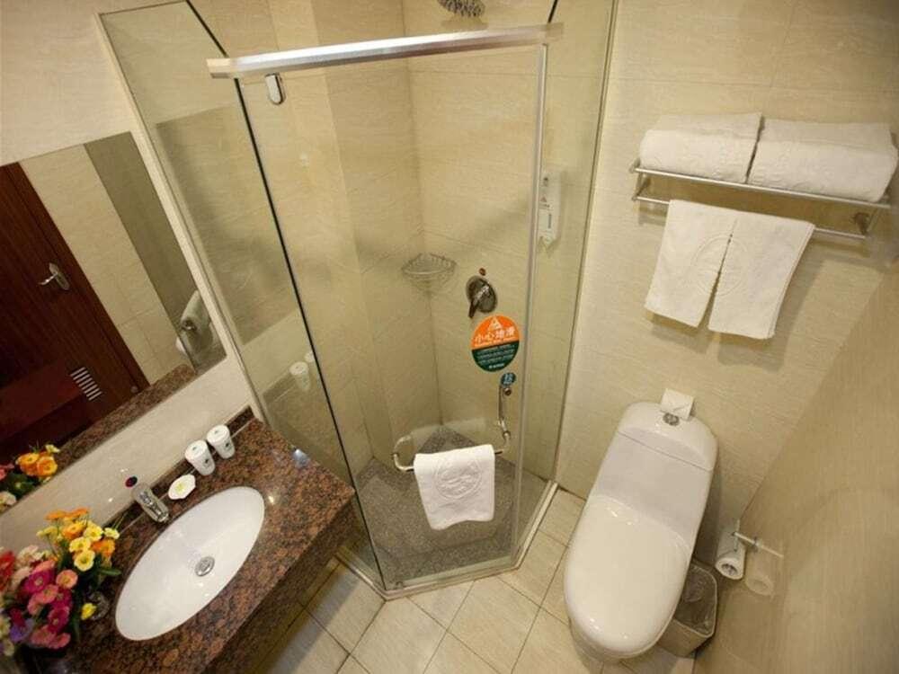 Чжэньцзян: GreenTree Inn Zhenjiang Nanmenwai Street Shell Hotel