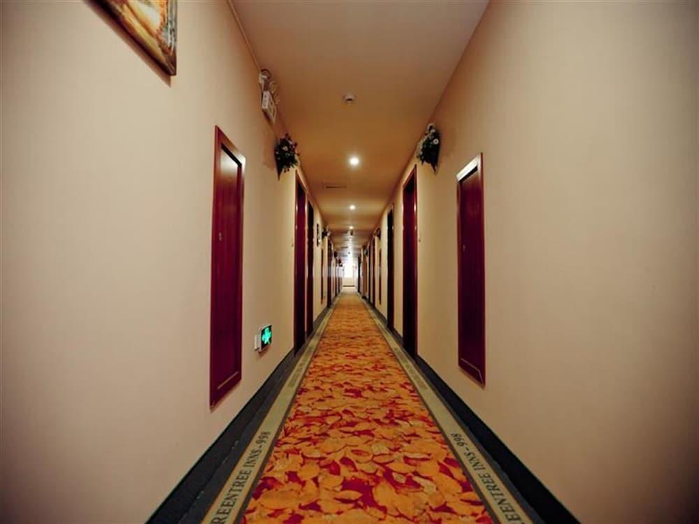 Чжэньцзян: GreenTree Inn Zhenjiang Nanmenwai Street Shell Hotel