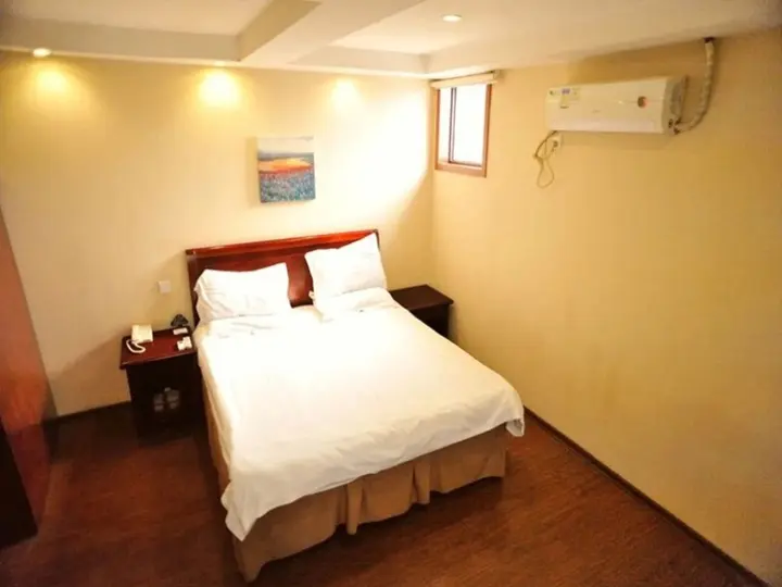 Чжэньцзян: GreenTree Inn ZhenJiang Dingmao Industrial Park Wode Square Express Hotel