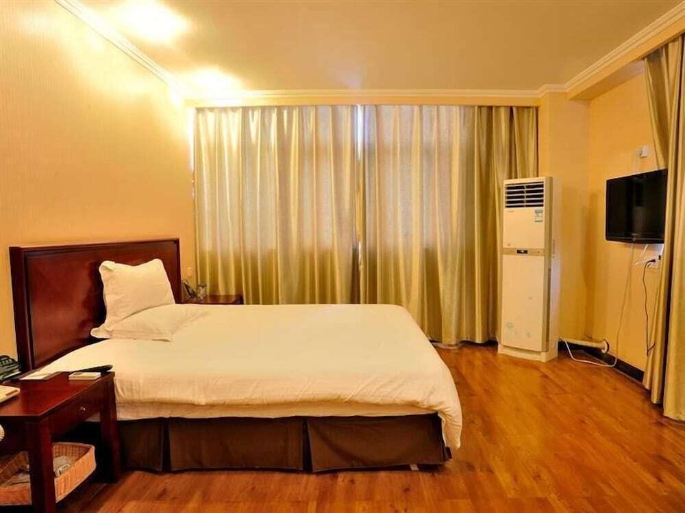 Чанчжоу: GreenTree Inn Changzhou Dinosaur City Qingyang North Road Business Hotel