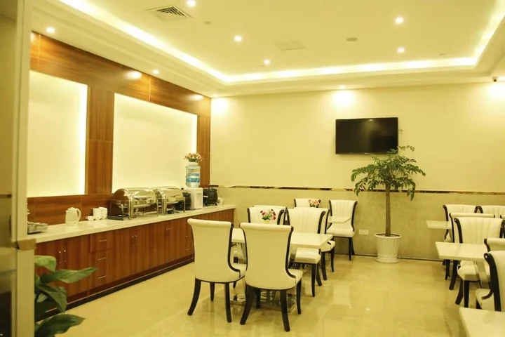 Чанчжоу: GreenTree Inn Changzhou Dinosaur City Qingyang North Road Business Hotel