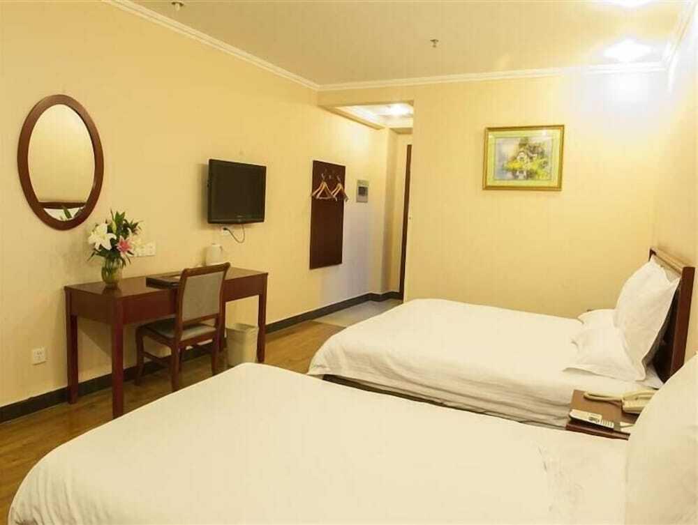 Чанчжоу: GreenTree Inn Changzhou Dinosaur City Qingyang North Road Business Hotel