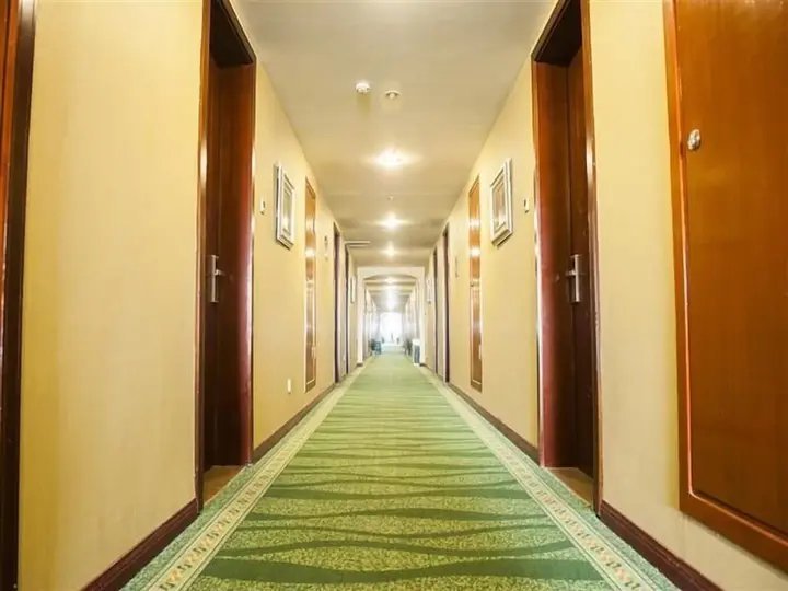 Чанчжоу: GreenTree Inn Changzhou Dinosaur City Qingyang North Road Business Hotel