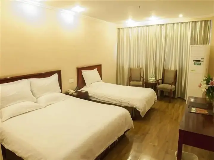 Чанчжоу: GreenTree Inn Changzhou Dinosaur City Qingyang North Road Business Hotel