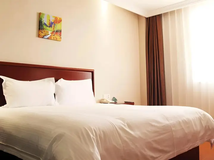 Циндао: GreenTree Inn Qingdao Development District SDUST Express Hotel
