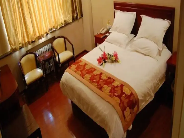 Цзинань: Greentree Inn Shandong Jinan Shanda Road Technology Markets Business Hotel
