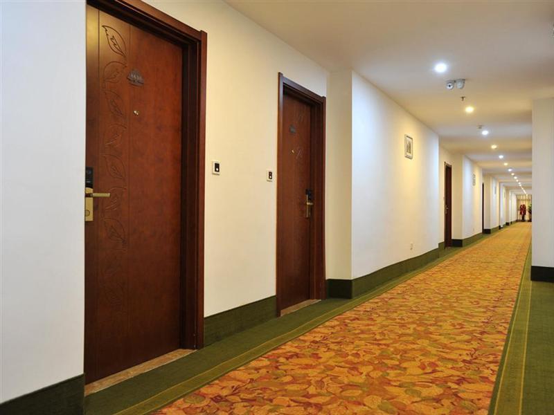 Яньчэн: GreenTree Inn Jiangsu Yancheng Jianhu East Huiwen Road Columbus Square Business Hotel