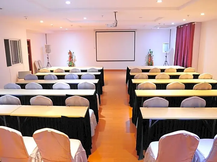 Яньчэн: GreenTree Inn Jiangsu Yancheng Dongtai Jianggang Yingbin Road Gangcheng Avenue Business Hotel