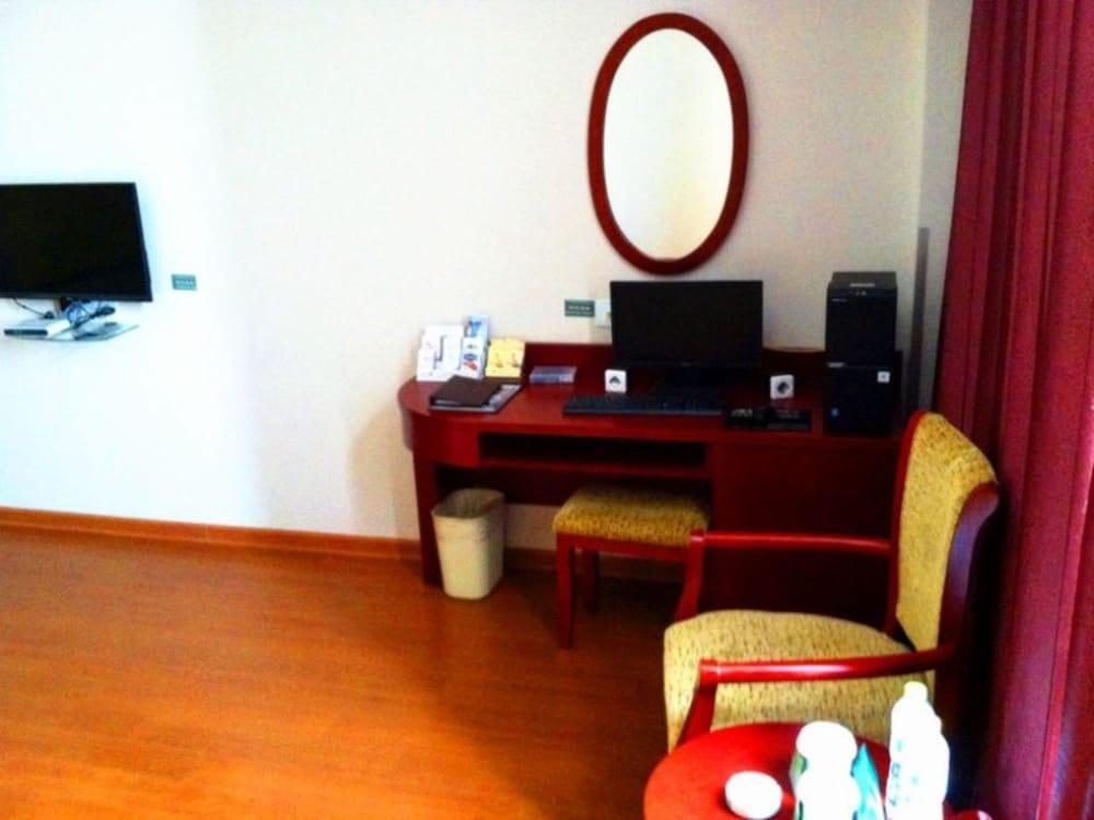 Яньчэн: GreenTree Inn Jiangsu Yancheng Dongtai Jianggang Yingbin Road Gangcheng Avenue Business Hotel
