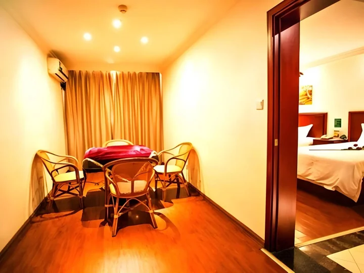 Ляньюньган: GreenTree Inn Jiangsu Lianyungang Guanyun Wenzhou Shangmaocheng Express Hotel