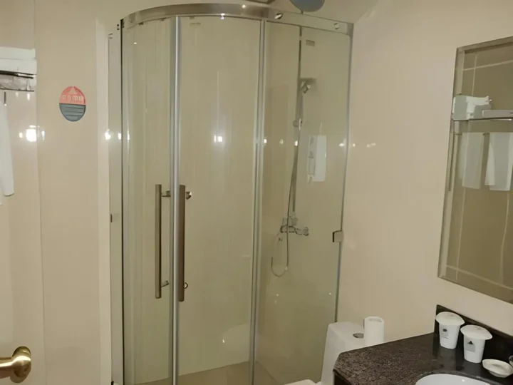 Ляньюньган: GreenTree Inn Jiangsu Lianyungang Guanyun Wenzhou Shangmaocheng Express Hotel