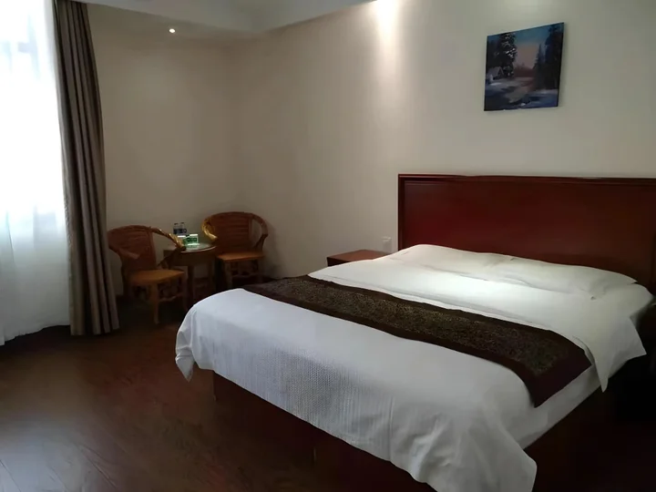 Чанчжоу: GreenTree Inn Changzhou Zhongwu Avenue Lihua Hotel