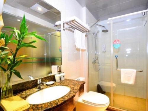 Ляньюньган: GreenTree Inn Lian Yun Gang Benniu Square Hotel