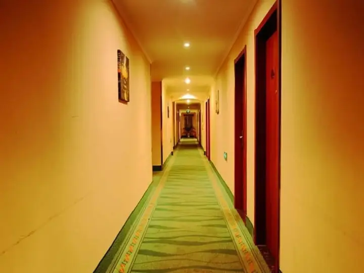 Ляньюньган: GreenTree Inn Jiangsu Lianyungang Ganyu Middle Yuhua Road Business Hotel