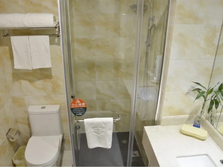 Ляньюньган: GreenTree Inn Liangyungang Donghai New Bus Station Express Hotel