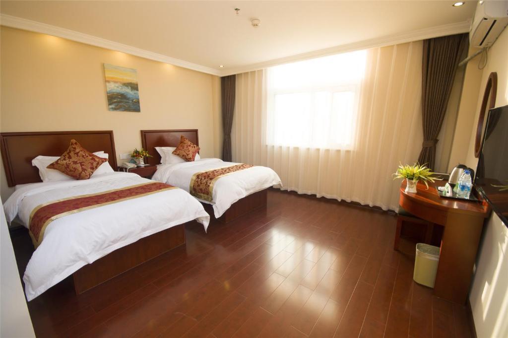 Ляньюньган: GreenTree Inn Liangyungang Donghai New Bus Station Express Hotel