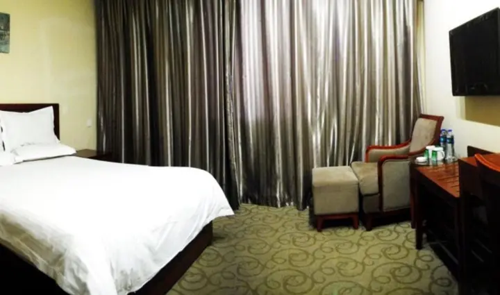 Пуян: GreenTree Inn Puyang Ruifengyuan Business Hotel