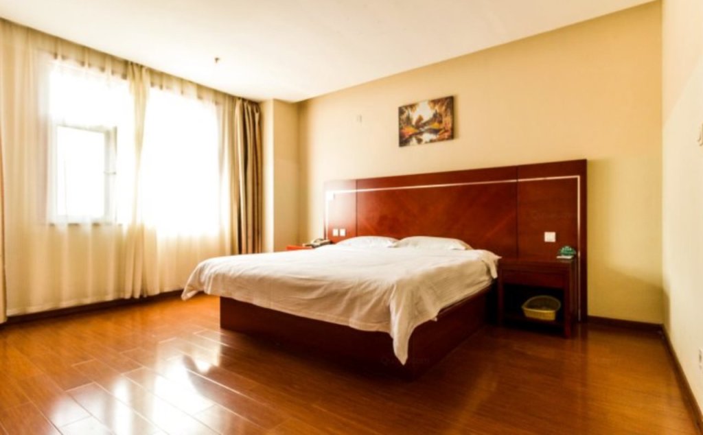GreenTree Inn DingZhou Railway Station Business Hotel — фото 3