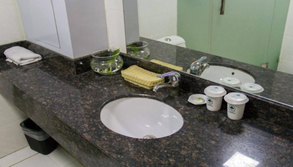 Таншань: GreenTree Inn Tangshan Haigang Development Zone Jingtang Harbor Express Hotel
