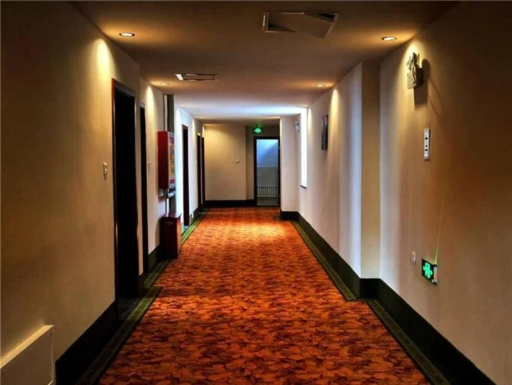 Чжанцзякоу: GreenTree Inn Zhangjiakou Jinding Ci’er Mountain Road Business Hotel