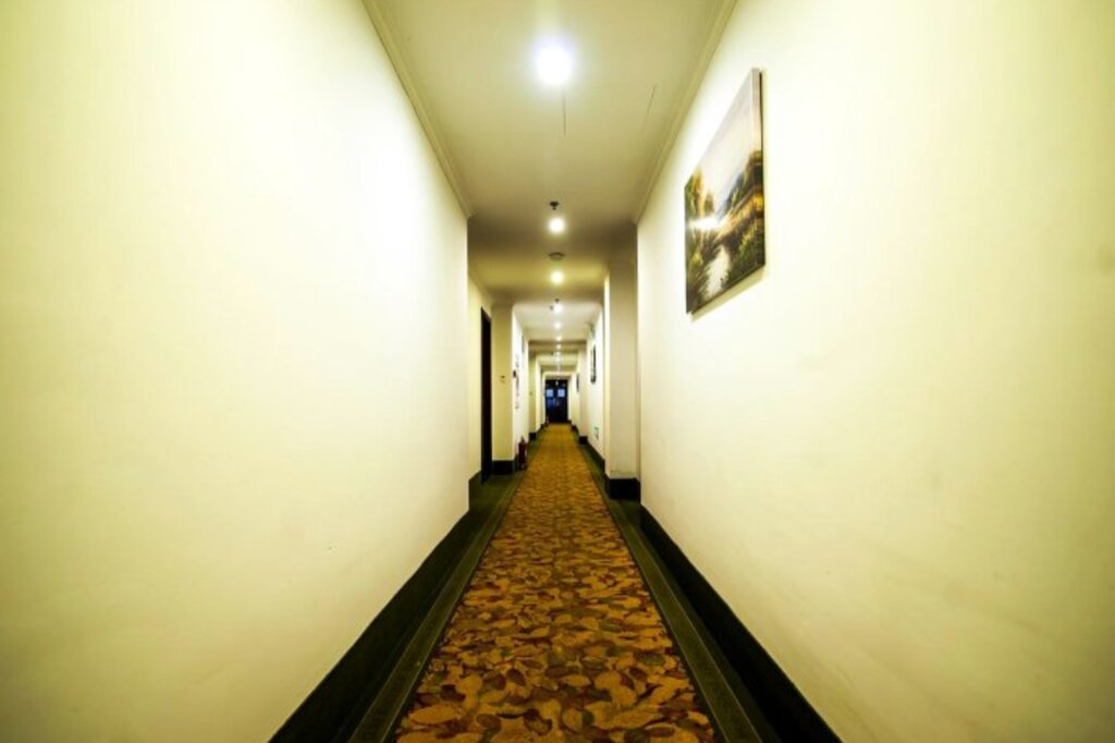 Циньхуандао: GreenTree Inn Qinhuangdao Peace Avenue Express Hotel