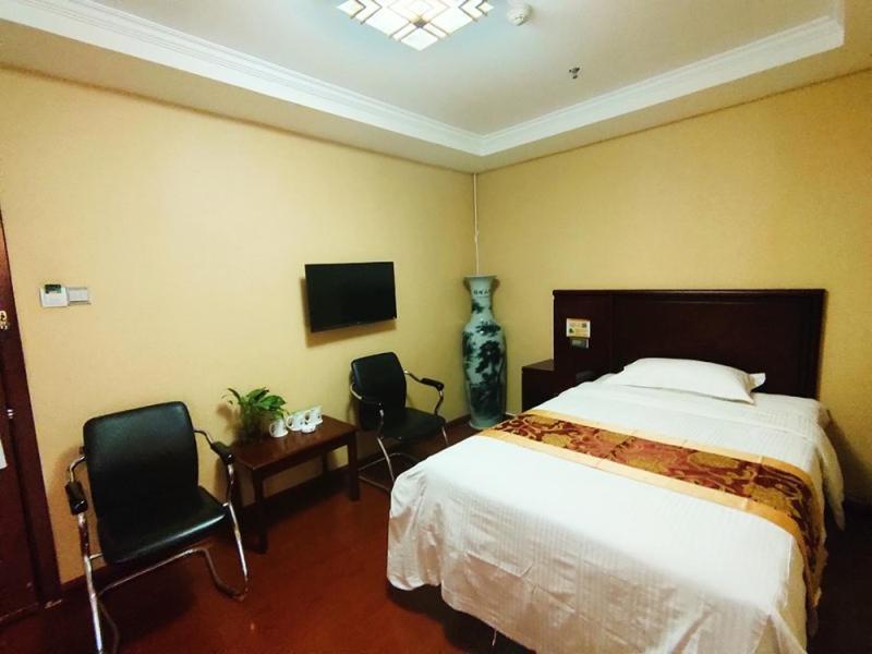 Синтай: GreenTree Inn Xingtai Railway Station Business Hotel