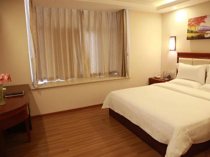 Хойчжоу: GreenTree Inn Huizhou Chenjiang Intercity Rail Station Hotel