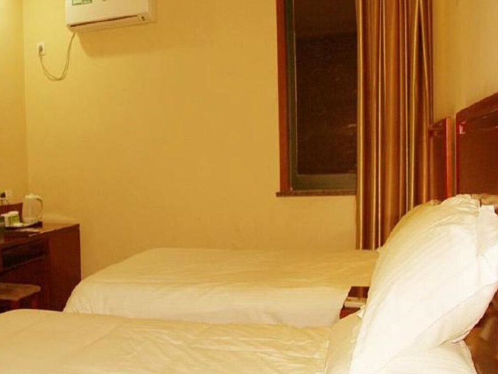 Луань: GreenTree Inn Anhui Luan Shouxian Dinghu Avenue Express Hotel