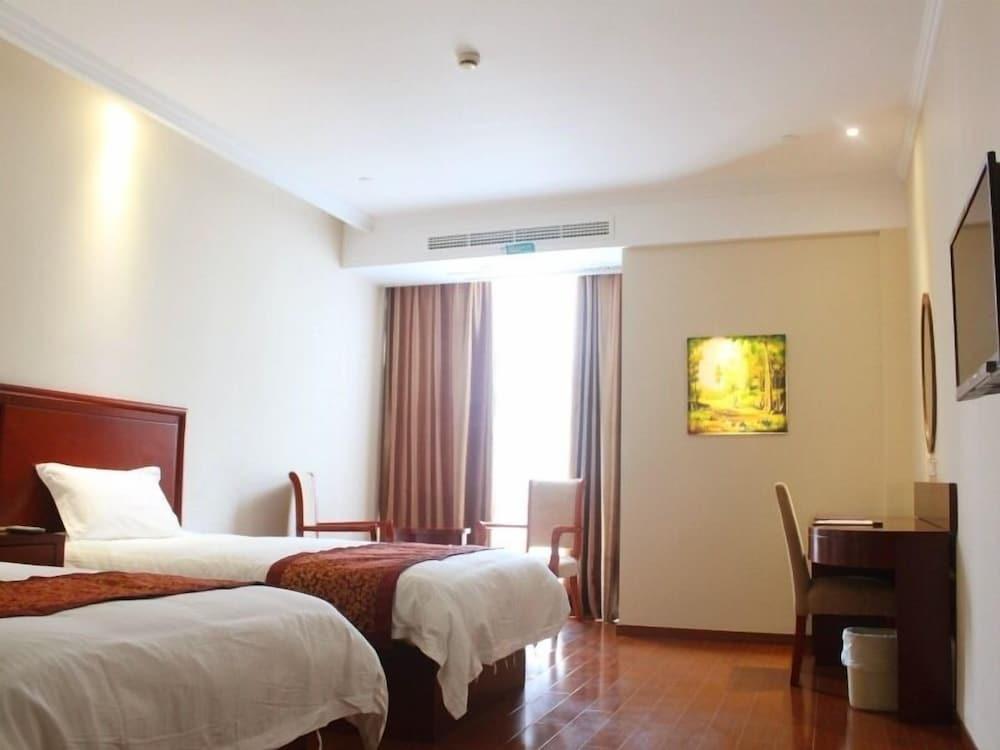 Чжоушань: GreenTree Inn Zhoushan Putuo Donggang Hotel
